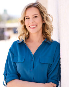 business casual woman outdoor headshot in Los Angeles - corporate headshot Los Angeles